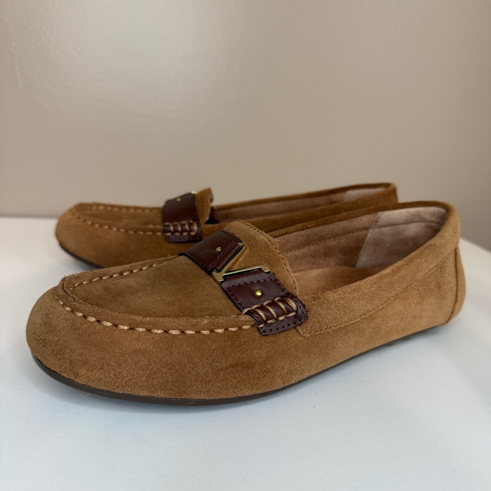 Vionic Hilo‎ Suede Driving Loafer Slip On Moccasin Tan/Camel & Brown Women's 7